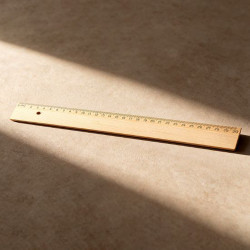 Regla de madera de 30cms